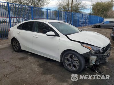 Czwarte zdjęcie samochodu z boku: 2021 KIA FORTE FE VIN:3KPF24AD8ME268627 - miniatura