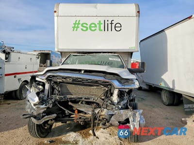 Piąte zdjęcie samochodu w środku: 2021 RAM TRUCKS 5500 - BOX TRUCK VIN:3C7WRMDJ8MG613739 - miniatura