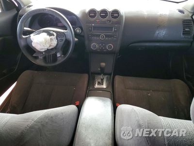 Zdjęcie 8 z 14 samochodu: 2011 NISSAN ALTIMA BASE VIN:1N4AL2AP3BC180004 - miniatura