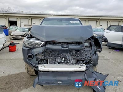 Piąte zdjęcie samochodu w środku: 2024 TOYOTA 4RUNNER SR5/SR5 PREMIUM VIN:JTENU5JR3R6269586 - miniatura