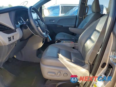 Zdjęcie 7 z 12 samochodu: 2016 TOYOTA SIENNA XLE 8-PASSENGER VIN:5TDYK3DC0GS724314 - miniatura