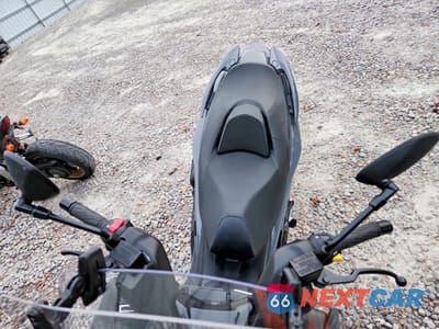 Piąte zdjęcie samochodu w środku: 2023 SUZUKI AN400 A VIN:JS1DU11J3P7100298 - miniatura
