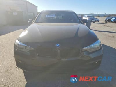 Piąte zdjęcie samochodu w środku: 2017 BMW 320 I VIN:WBA8A9C56HK620277 - miniatura