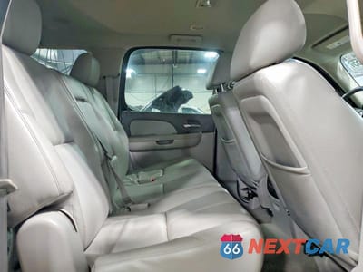 Zdjęcie 11 z 13 samochodu: 2011 CHEVROLET SUBURBAN K1500 LT VIN:1GNSKJE36BR105093 - miniatura