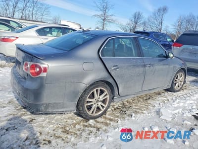 Trzecie zdjęcie samochodu z tyłu: 2005 VOLKSWAGEN NEW JETTA 2.5L OPTION PACKAGE 2 VIN:3VWDF71K35M646790 - miniatura