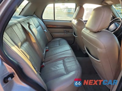 Zdjęcie 10 z 12 samochodu: 2008 MERCURY GRAND MARQUIS LS VIN:2MEFM75VX8X651739 - miniatura