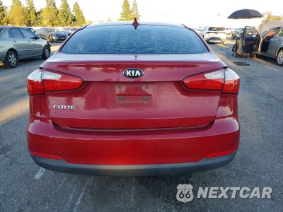 Zdjęcie 6 z 13 samochodu: 2016 KIA FORTE LX VIN:KNAFK4A6XG5495588 - miniatura