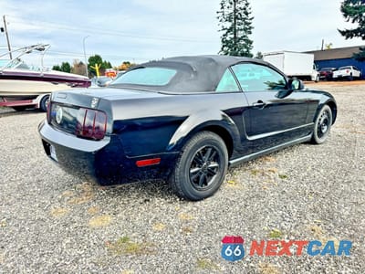 Czwarte zdjęcie samochodu z boku: 2006 FORD MUSTANG VIN:1ZVFT84N165166218 - miniatura