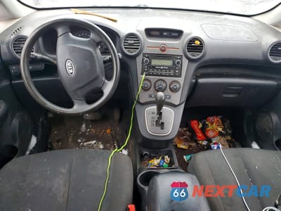 Zdjęcie 8 z 12 samochodu: 2010 KIA RONDO LX VIN:KNAHG8A82A7322811 - miniatura