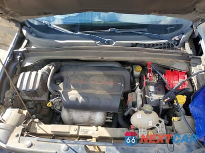 Zdjęcie 11 z 14 samochodu: 2020 JEEP RENEGADE LATITUDE VIN:ZACNJABB9LPL00946 - miniatura