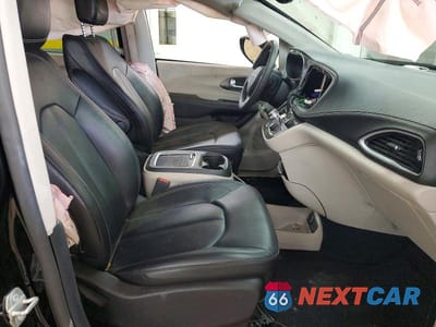 Zdjęcie 7 z 12 samochodu: 2024 CHRYSLER PACIFICA HYBRID SELECT VIN:2C4RC1S74RR130607 - miniatura