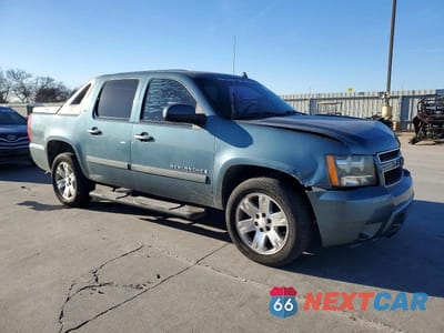 Czwarte zdjęcie samochodu z boku: 2008 CHEVROLET AVALANCHE C1500 VIN:3GNEC12098G106218 - miniatura