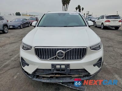 Piąte zdjęcie samochodu w środku: 2025 VOLVO XC40 CORE VIN:YV4L12UJ5S2477083 - miniatura