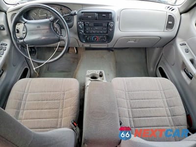 Zdjęcie 8 z 12 samochodu: 1997 FORD EXPLORER VIN:1FMDU34X1VZA53898 - miniatura
