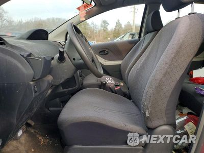 Zdjęcie 7 z 11 samochodu: 2010 TOYOTA YARIS VIN:JTDKT4K39A5278916 - miniatura