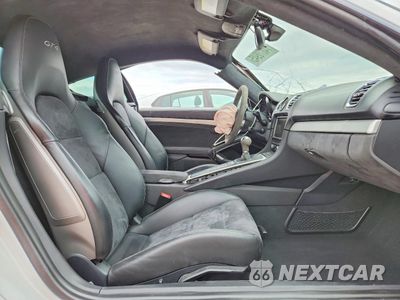 Zdjęcie 10 z 12 samochodu: 2016 PORSCHE CAYMAN GT4 VIN:WP0AC2A82GK197098 - miniatura