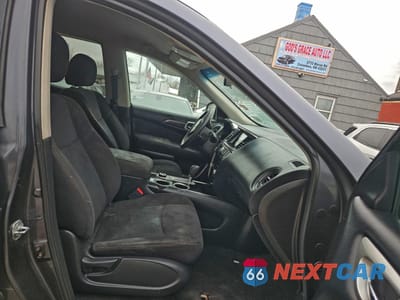 Piąte zdjęcie samochodu w środku: 2014 NISSAN PATHFINDER S VIN:5N1AR2MM6EC663206 - miniatura