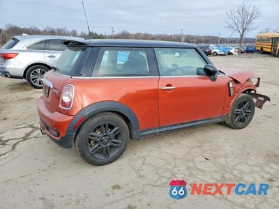 Trzecie zdjęcie samochodu z tyłu: 2013 MINI COOPER S VIN:WMWSV3C50DT475880 - miniatura