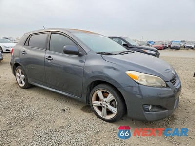 Czwarte zdjęcie samochodu z boku: 2010 TOYOTA COROLLA MATRIX S VIN:2T1KE4EE9AC038064 - miniatura