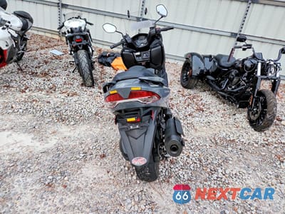 Czwarte zdjęcie samochodu z boku: 2023 SUZUKI AN400 A VIN:JS1DU11J3P7100298 - miniatura