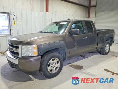 2008 CHEVROLET SILVERADO K1500 1GCEK19JX8Z270796 - główne zdjęcie licytacji z USA - miniatura