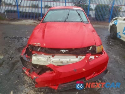 Piąte zdjęcie samochodu w środku: 1998 FORD MUSTANG GT VIN:1FAFP42X5WF206594 - miniatura