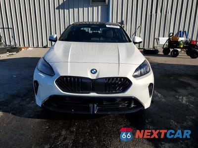 Piąte zdjęcie samochodu w środku: 2025 BMW 228XI VIN:WBA23GG0XS7S93721 - miniatura