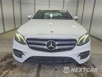 Piąte zdjęcie samochodu w środku: 2018 MERCEDES-BENZ E 300 VIN:WDDZF4JBXJA388613 - miniatura