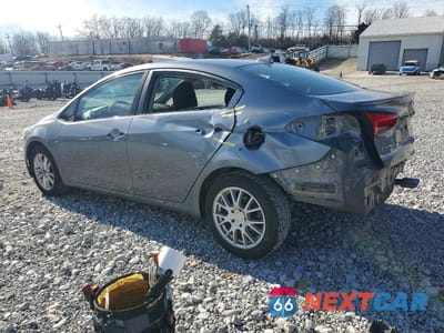 Drugie zdjęcie samochodu z przodu: 2017 KIA FORTE LX VIN:3KPFL4A78HE156021 - miniatura