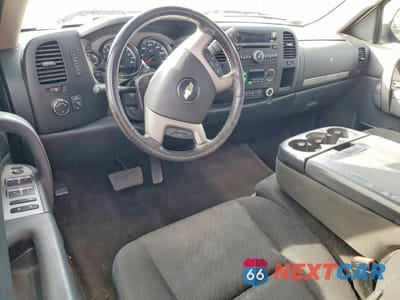 Zdjęcie 8 z 13 samochodu: 2013 CHEVROLET SILVERADO K1500 LT VIN:1GCRKSE75DZ275707 - miniatura