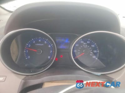 Zdjęcie 9 z 12 samochodu: 2011 HYUNDAI TUCSON GLS VIN:KM8JU3ACXBU297028 - miniatura