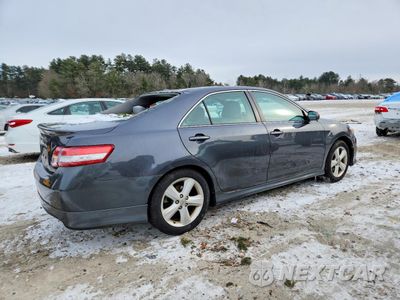 Trzecie zdjęcie samochodu z tyłu: 2010 TOYOTA CAMRY BASE VIN:4T1BF3EK4AU115581 - miniatura