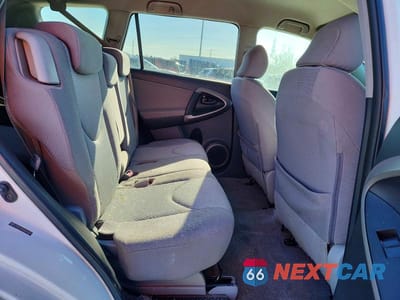 Zdjęcie 11 z 13 samochodu: 2006 TOYOTA RAV4 BASE VIN:JTMZD33V265008889 - miniatura