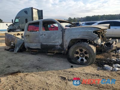 Czwarte zdjęcie samochodu z boku: 2019 TOYOTA TACOMA DOUBLE CAB VIN:5TFCZ5AN2KX195717 - miniatura
