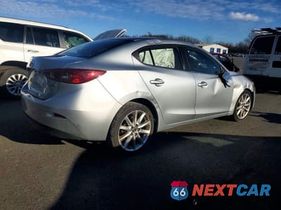 Trzecie zdjęcie samochodu z tyłu: 2017 MAZDA 3 TOURING VIN:JM1BN1V77H1101452 - miniatura