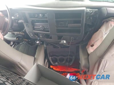 Zdjęcie 8 z 12 samochodu: 2022 CHEVROLET EXPRESS 2500 UTILITY / SERVICE VAN VIN:1GCWGAFP3N1224171 - miniatura