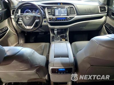 Zdjęcie 8 z 13 samochodu: 2015 TOYOTA HIGHLANDER XLE VIN:5TDJKRFH1FS219068 - miniatura
