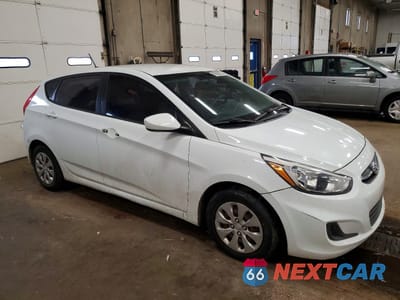 Czwarte zdjęcie samochodu z boku: 2015 HYUNDAI ACCENT GS VIN:KMHCT5AE8FU211830 - miniatura
