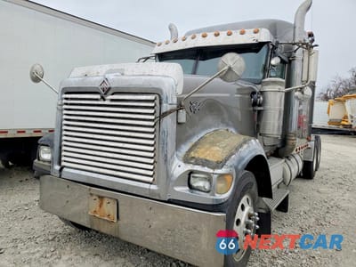 Zdjęcie 9 z 10 samochodu: 2003 INTERNATIONAL 9900I SEMI TRUCK VIN:2HSCHAPR23C060737 - miniatura