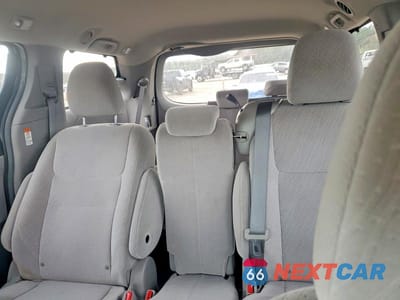 Zdjęcie 10 z 12 samochodu: 2017 TOYOTA SIENNA LE VIN:5TDKZ3DC8HS776292 - miniatura