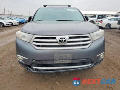 Piąte zdjęcie samochodu w środku: 2013 TOYOTA HIGHLANDER BASE VIN:5TDBK3EH5DS180730 - miniatura