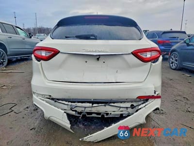 Zdjęcie 6 z 13 samochodu: 2019 MASERATI LEVANTE VIN:ZN661XUA7KX318693 - miniatura