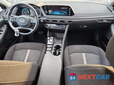 Zdjęcie 8 z 12 samochodu: 2023 HYUNDAI SONATA HYBRID VIN:KMHL34JJ8PA066590 - miniatura
