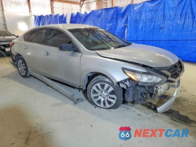 Czwarte zdjęcie samochodu z boku: 2018 NISSAN ALTIMA 2.5 VIN:1N4AL3APXJC218462 - miniatura