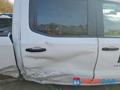 Zdjęcie 10 z 12 samochodu: 2025 CHEVROLET SILVERADO K1500 VIN:1GCUKAED2SZ279513 - miniatura