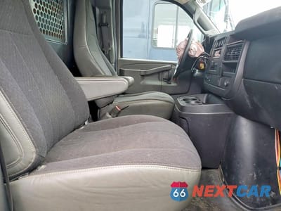 Zdjęcie 11 z 13 samochodu: 2018 GMC SAVANA G2500 UTILITY / SERVICE VAN VIN:1GTW7AFG7J1911924 - miniatura