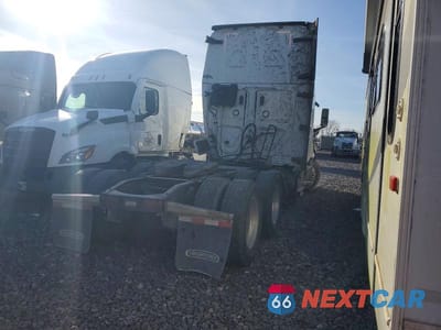 Czwarte zdjęcie samochodu z boku: 2022 FREIGHTLINER CASCADIA 126 SEMI TRUCK VIN:3AKJHHDR3NSNC4732 - miniatura