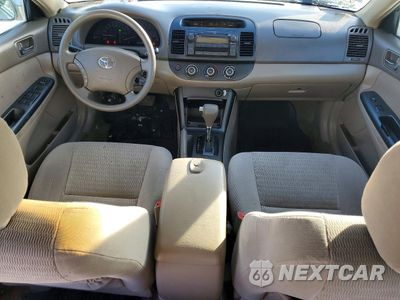 Zdjęcie 8 z 13 samochodu: 2005 TOYOTA CAMRY LE VIN:4T1BE32K15U074954 - miniatura