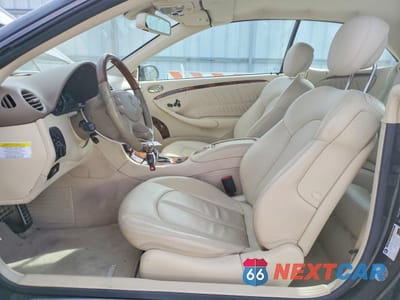 Zdjęcie 7 z 12 samochodu: 2009 MERCEDES-BENZ CLK 350 VIN:WDBTK56F89T106478 - miniatura