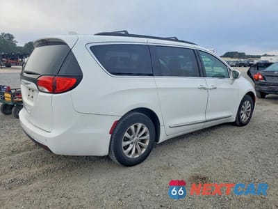 Trzecie zdjęcie samochodu z tyłu: 2017 CHRYSLER PACIFICA TOURING L VIN:2C4RC1BG6HR608265 - miniatura